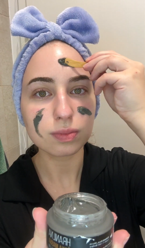 Črna maska z aktiviranim ogljem (50 ml) photo review