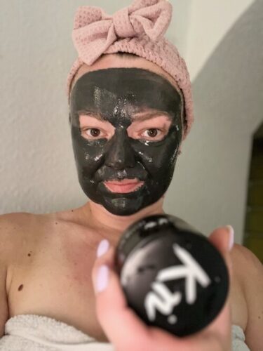 Črna maska z aktiviranim ogljem (50 ml)