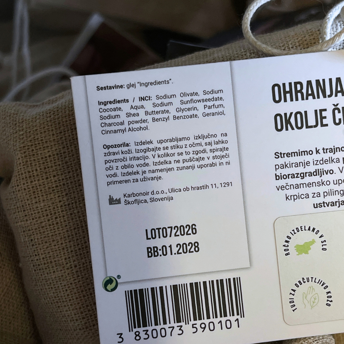 Ročno izdelano črno milo z aktiviranim ogljem (100 g) - slika 8